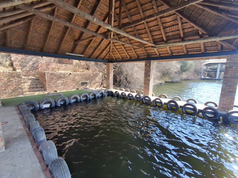 4 Bedroom Property for Sale in Boschenvaal River Front Lodges Free State